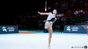 raffaeli sofia ita sfe00707a copia simone ferraro ph